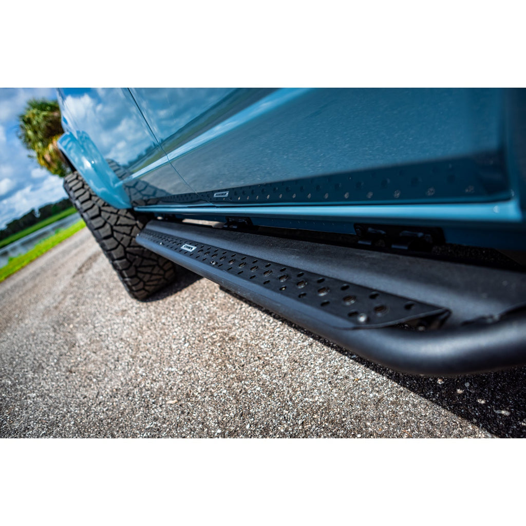 Dominator Xtreme DSS Side Steps With Rocker Panel Mounting Bracket Kit - Textured Black (4 Door)